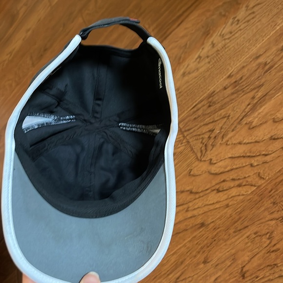 Adidas Black Cap with Logo - Picture 3 of 4